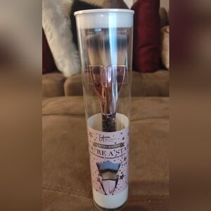 IT Cosmetics Limited Edition Star Brush